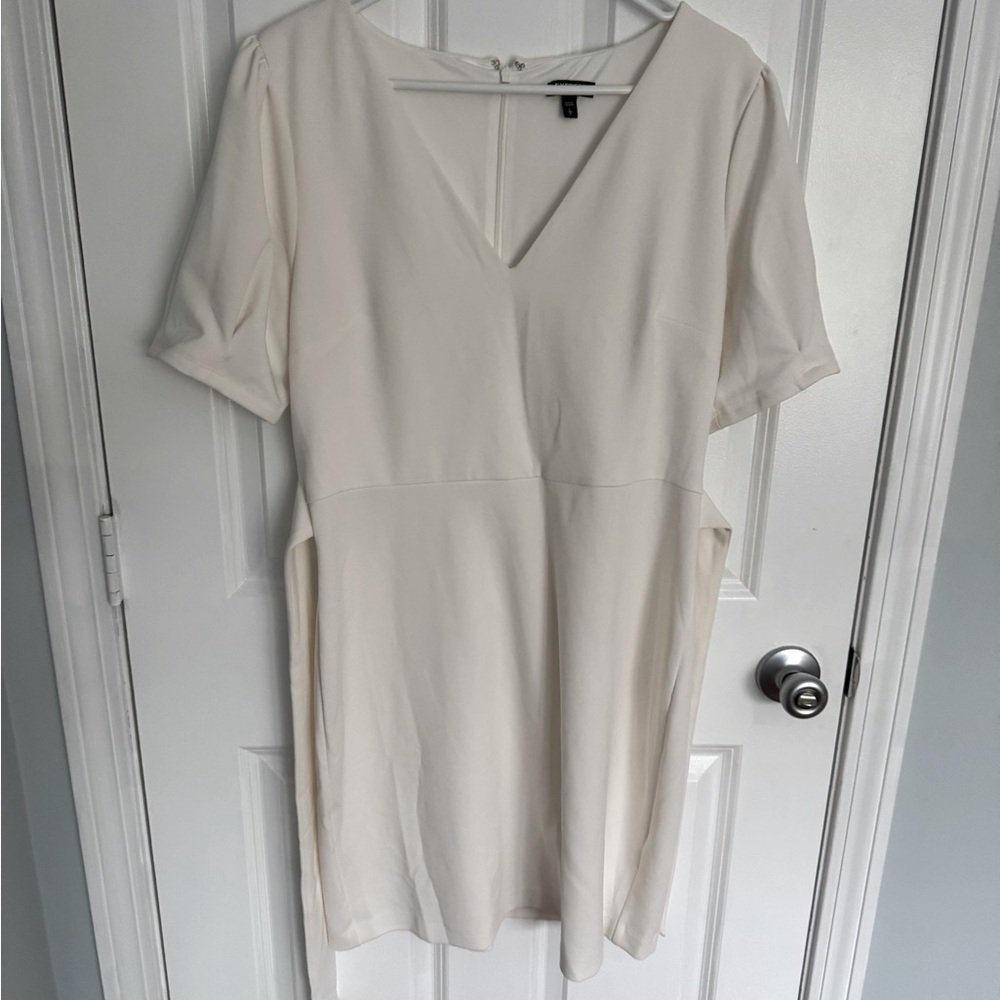 Elegant White V-Neck Dress